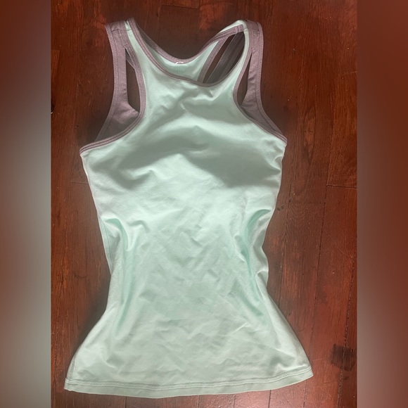 Lululemon full length tank top with built in healthier gray bra! - Picture 3 of 3